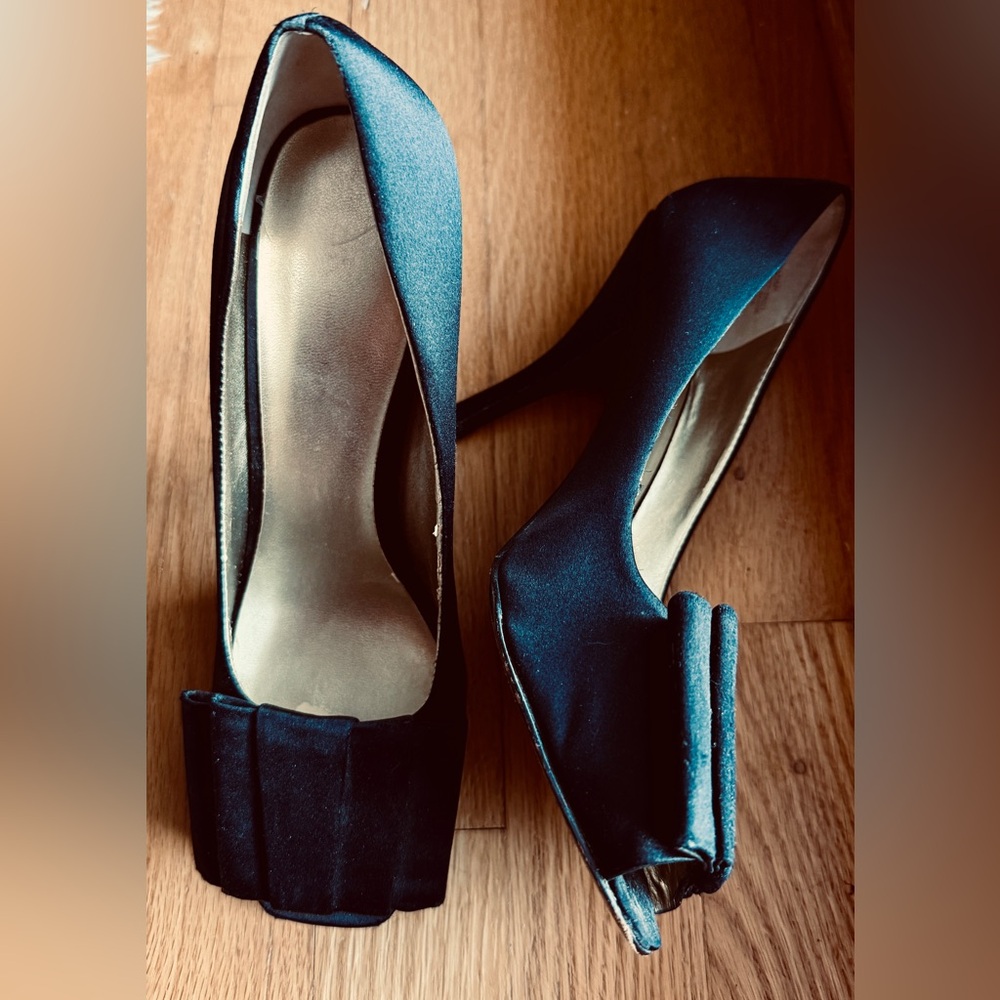 Anne Klein Elegant Black Satin Heels